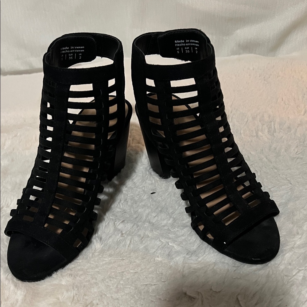Chic Black Strappy Heels